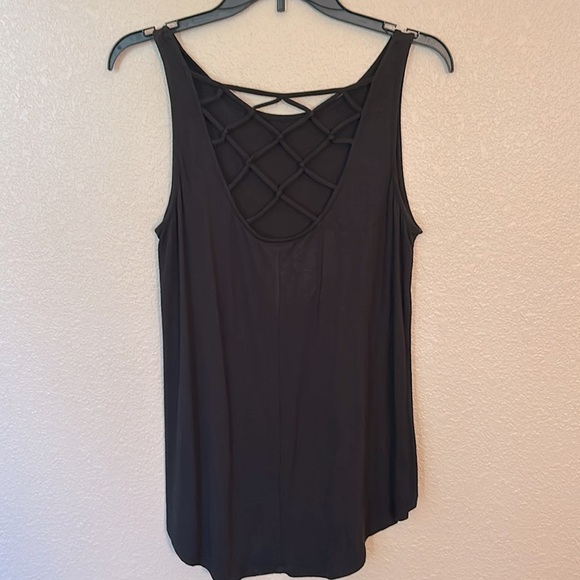 Women’s black long tank top size medium. - Picture 2 of 3